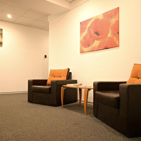 Luana Airport Apartments #7 オトペニ エクステリア 写真