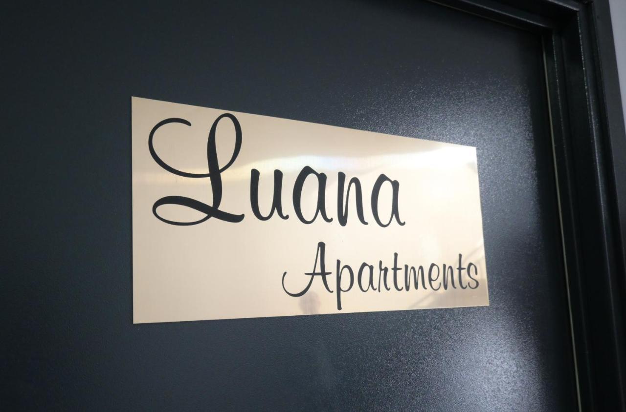 Luana Airport Apartments #7 オトペニ エクステリア 写真