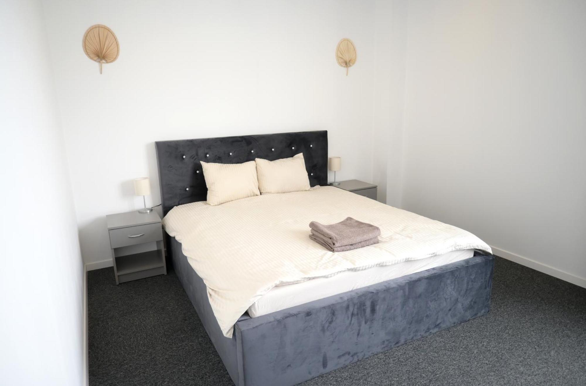Luana Airport Apartments #7 オトペニ エクステリア 写真