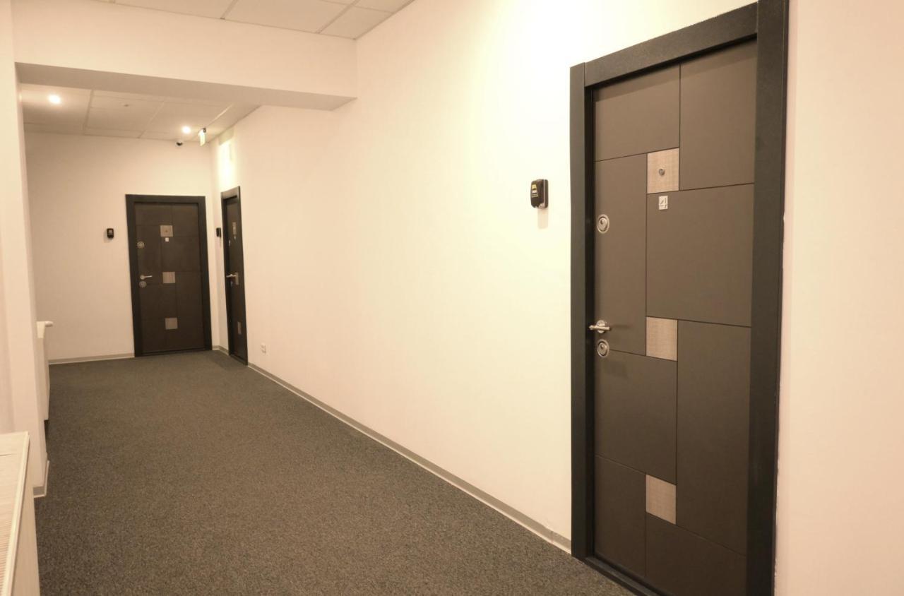 Luana Airport Apartments #7 オトペニ エクステリア 写真